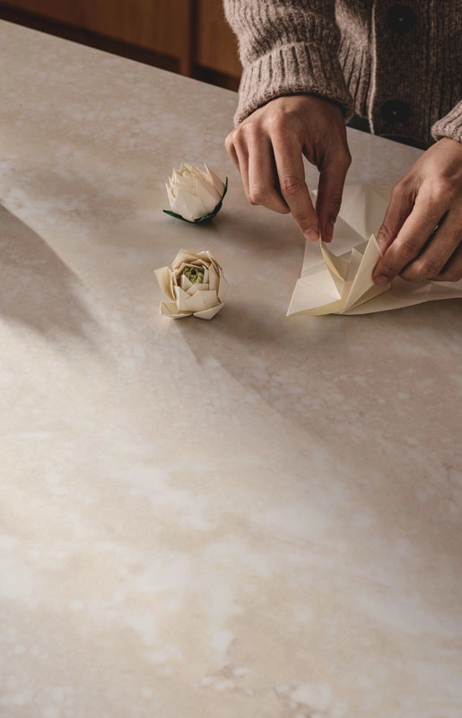 Caesarstone ICON 8477 Ocean Sage gray surface